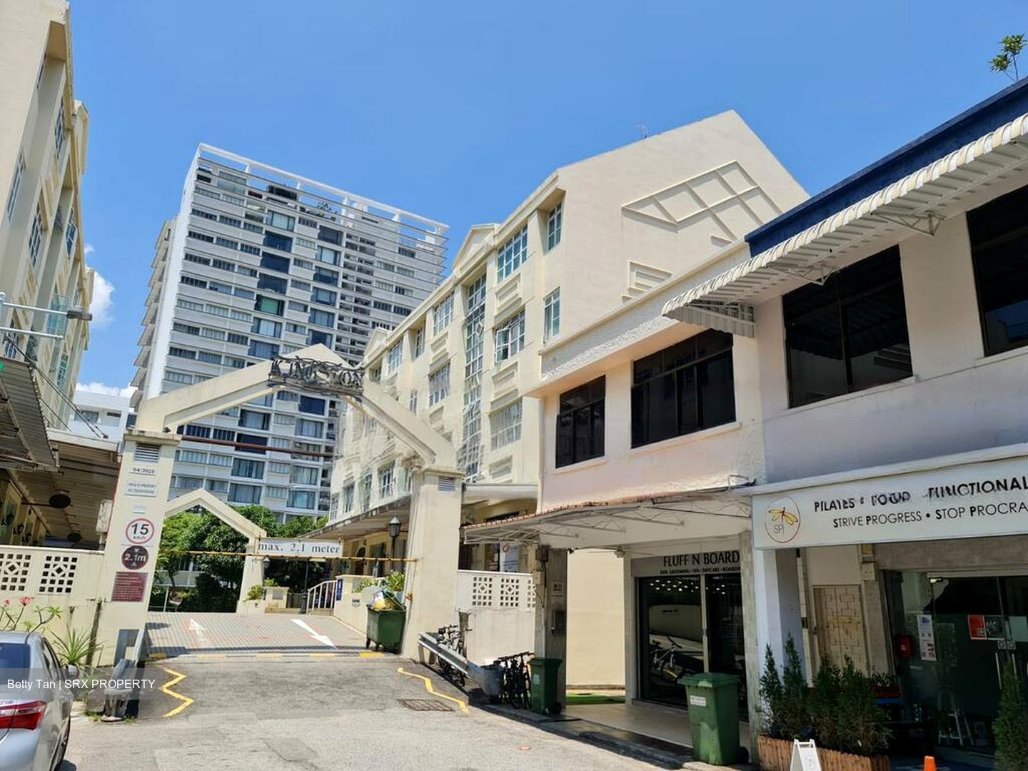 Kingston Terrace (D14), Retail #479198261